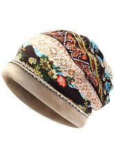 Accesorios florales bohemios con capucha de felpa